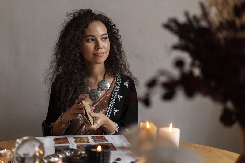 Voyant tarot consultation